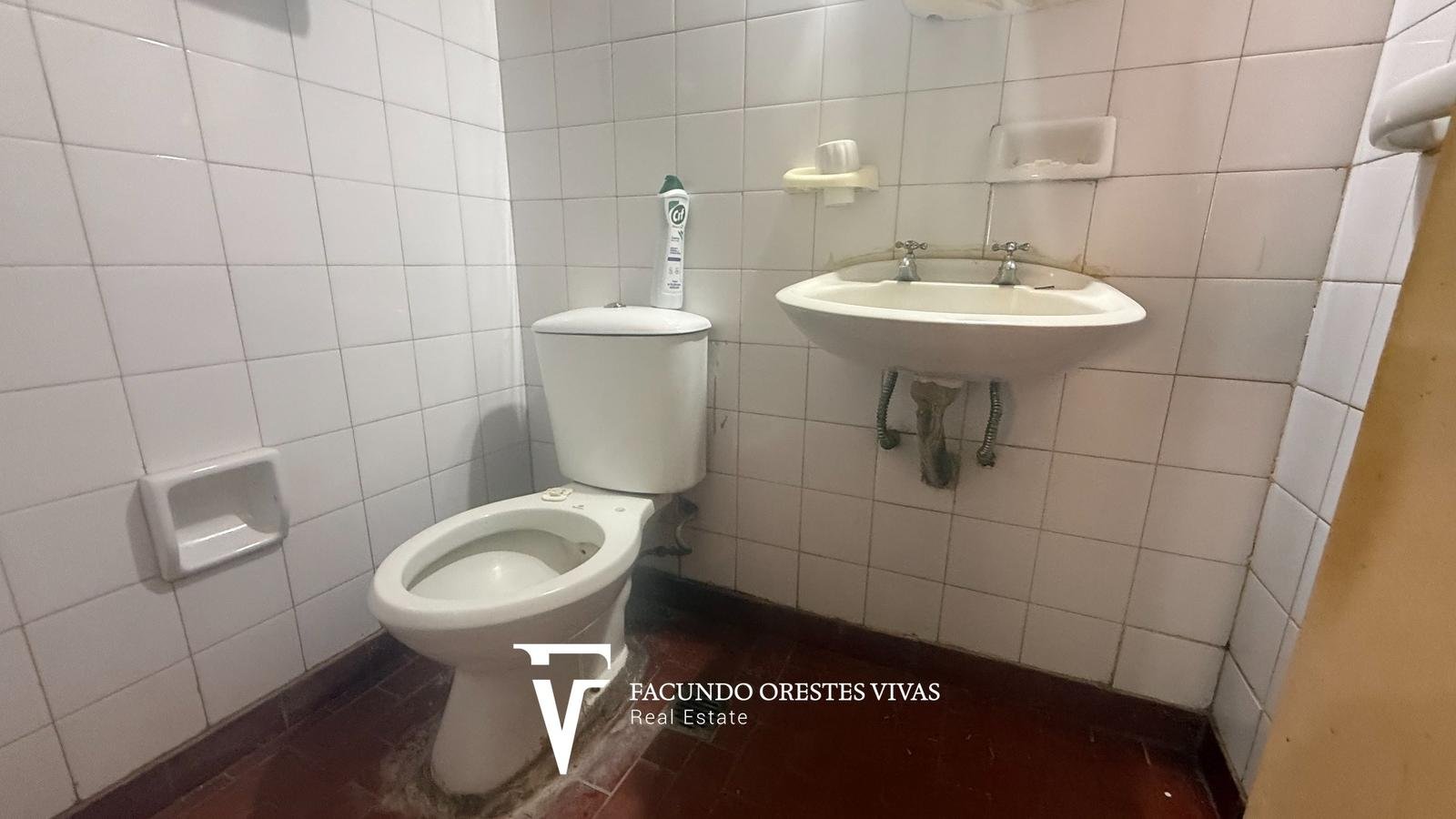 VENTA-DEPARTAMENTO-CINCO AMBIENTES-LAVADERO-PORTERIA-COCHERA-CASEROS
