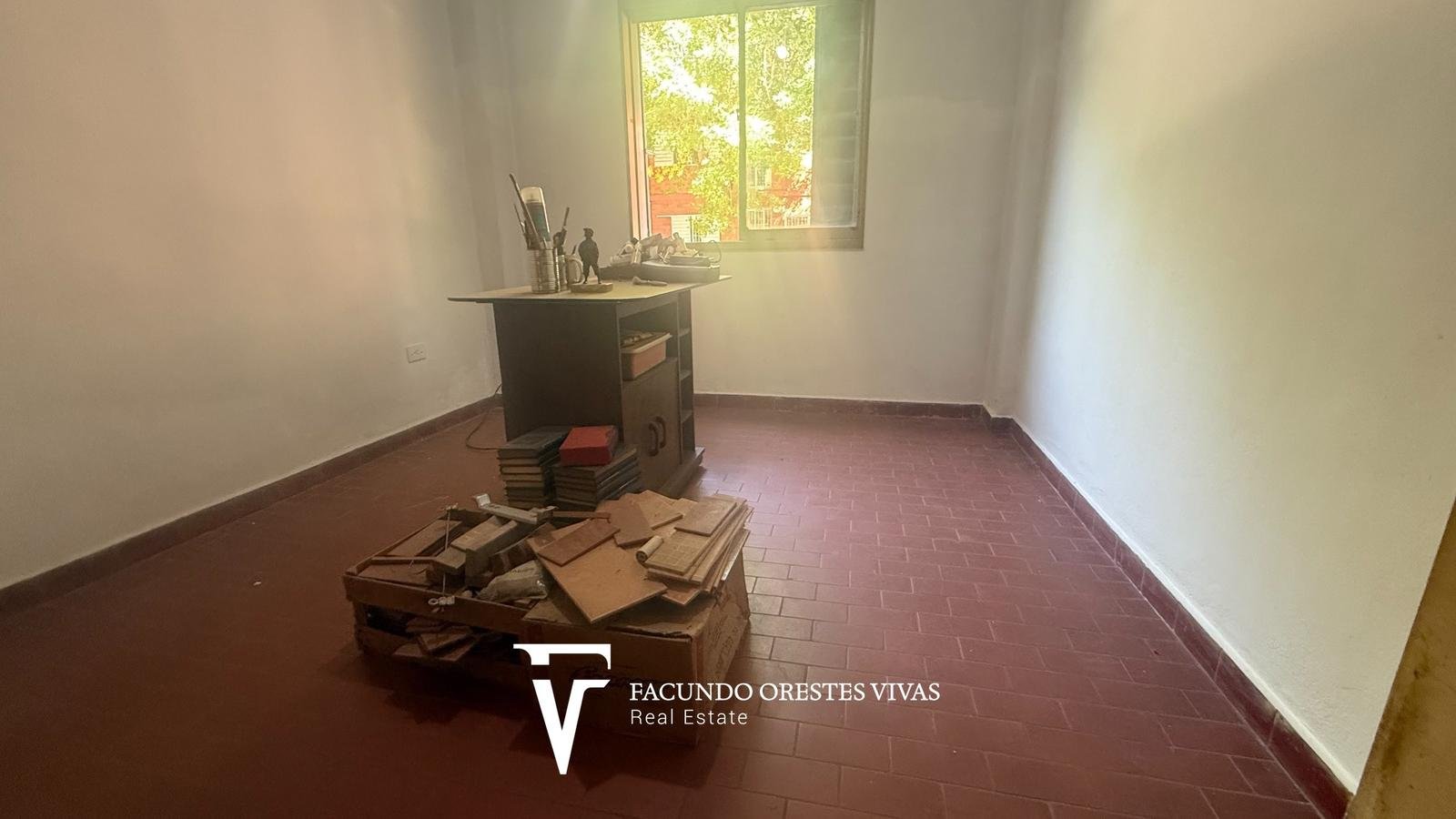 VENTA-DEPARTAMENTO-CINCO AMBIENTES-LAVADERO-PORTERIA-COCHERA-CASEROS