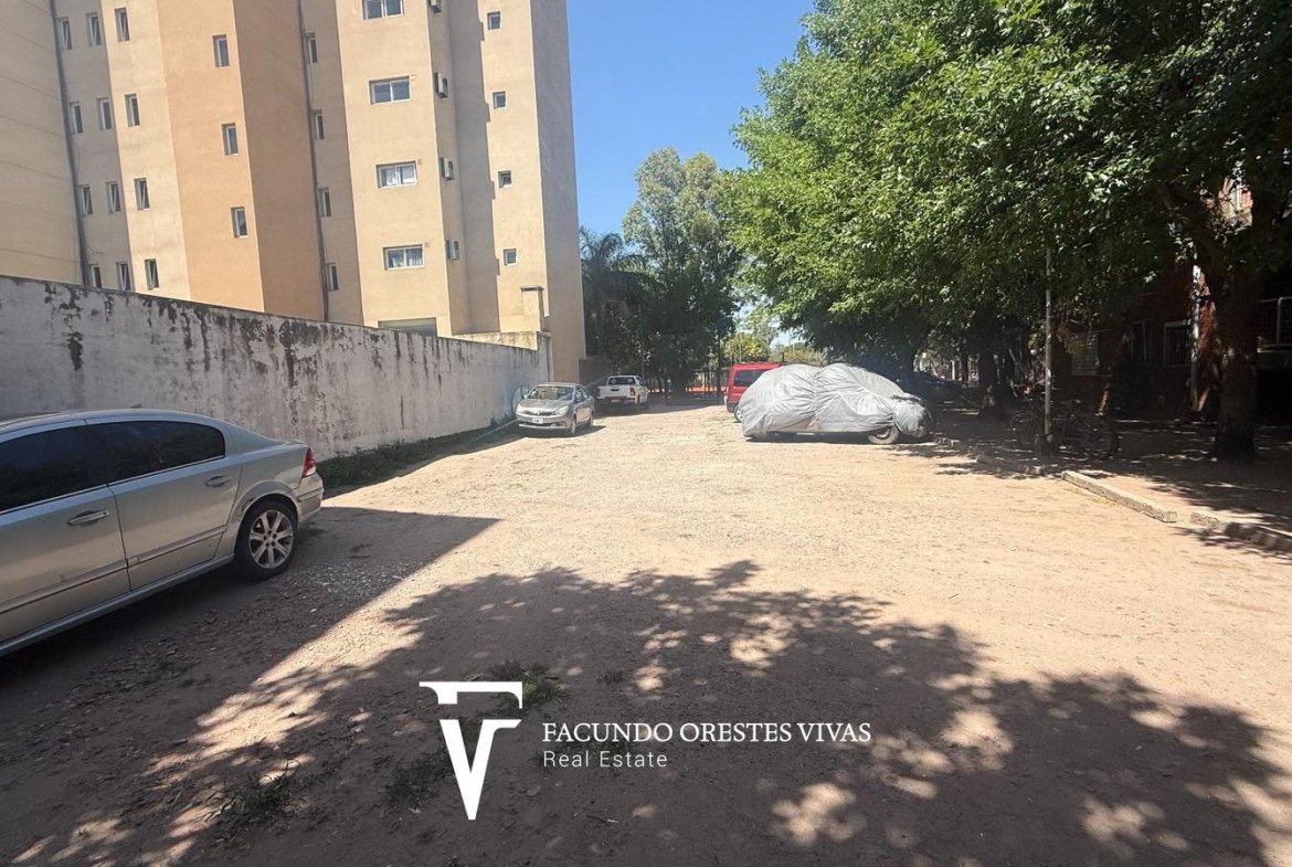 VENTA-DEPARTAMENTO-CINCO AMBIENTES-LAVADERO-PORTERIA-COCHERA-CASEROS