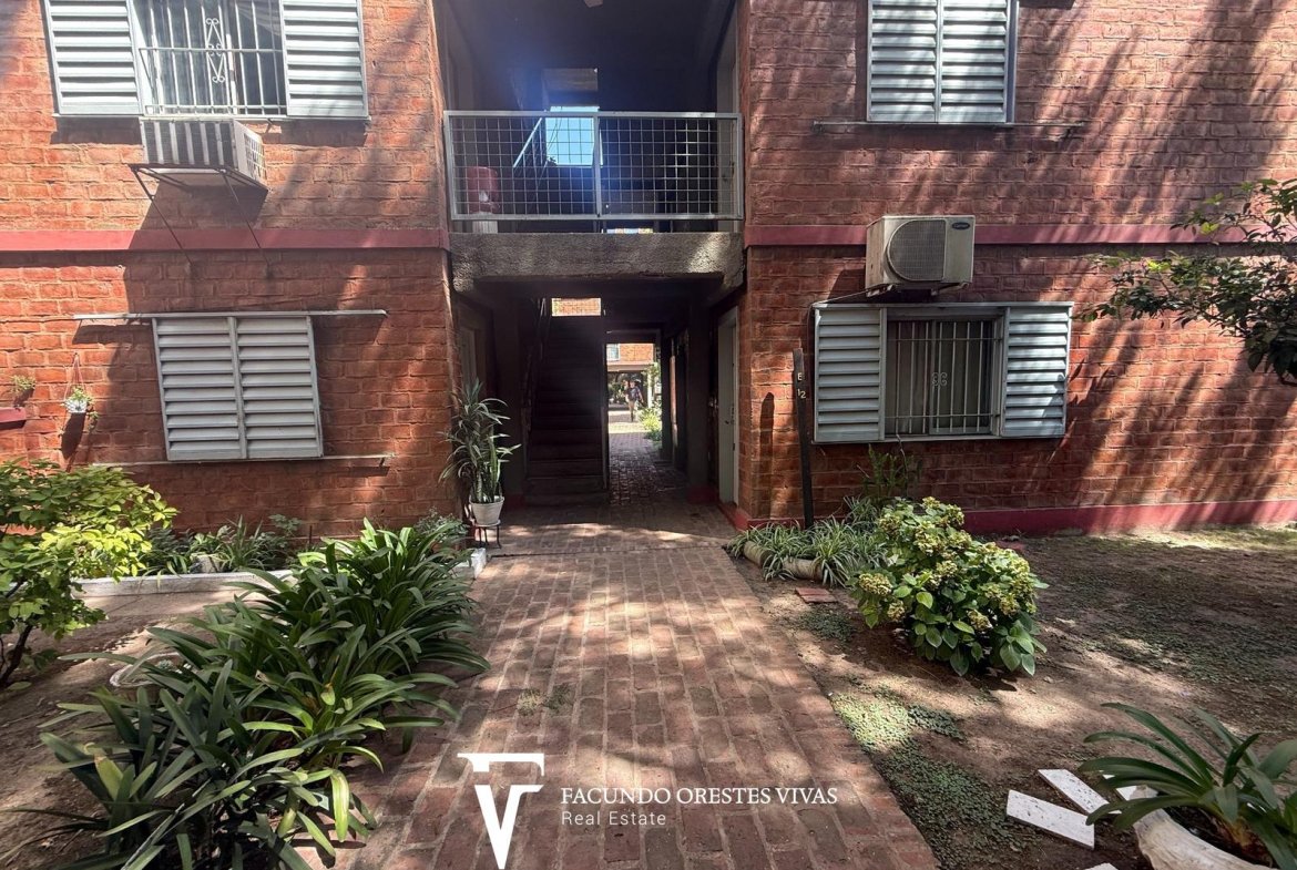 VENTA-DEPARTAMENTO-CINCO AMBIENTES-LAVADERO-PORTERIA-COCHERA-CASEROS