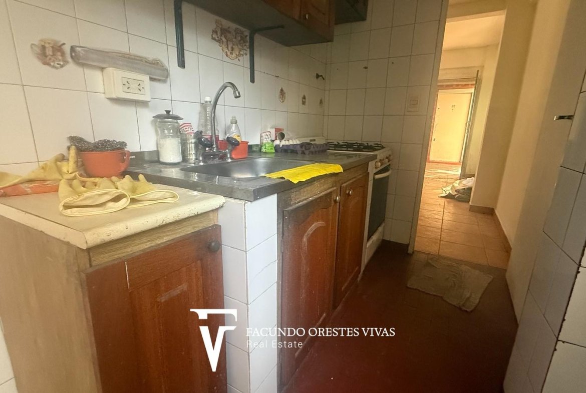 VENTA-DEPARTAMENTO-CINCO AMBIENTES-LAVADERO-PORTERIA-COCHERA-CASEROS