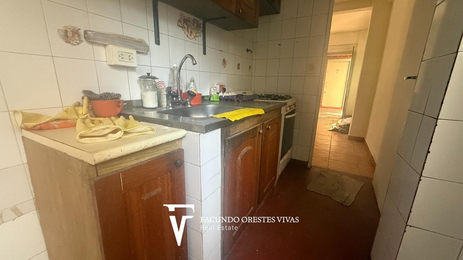 VENTA-DEPARTAMENTO-CINCO AMBIENTES-LAVADERO-PORTERIA-COCHERA-CASEROS