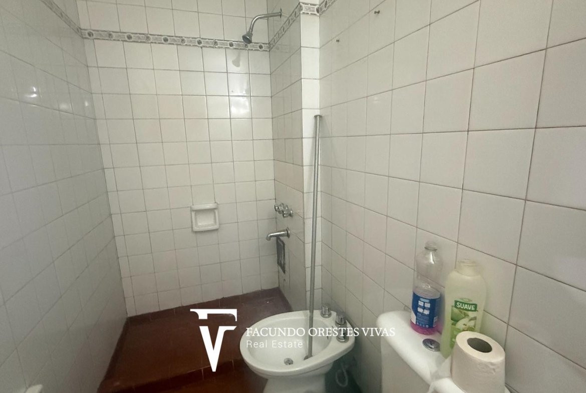 VENTA-DEPARTAMENTO-CINCO AMBIENTES-LAVADERO-PORTERIA-COCHERA-CASEROS