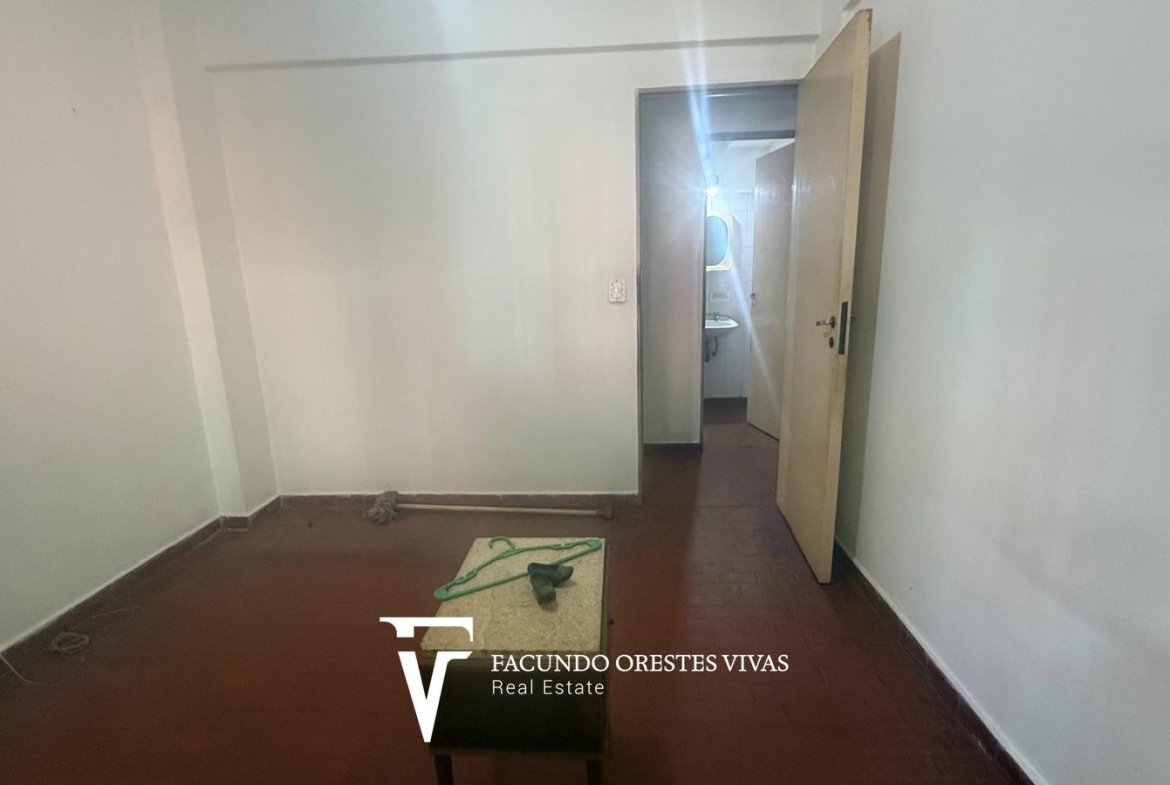 VENTA-DEPARTAMENTO-CINCO AMBIENTES-LAVADERO-PORTERIA-COCHERA-CASEROS