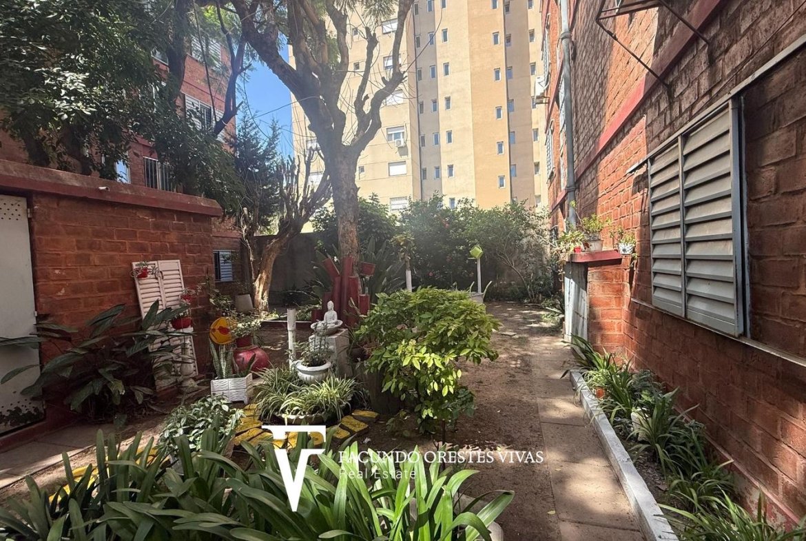 VENTA-DEPARTAMENTO-CINCO AMBIENTES-LAVADERO-PORTERIA-COCHERA-CASEROS