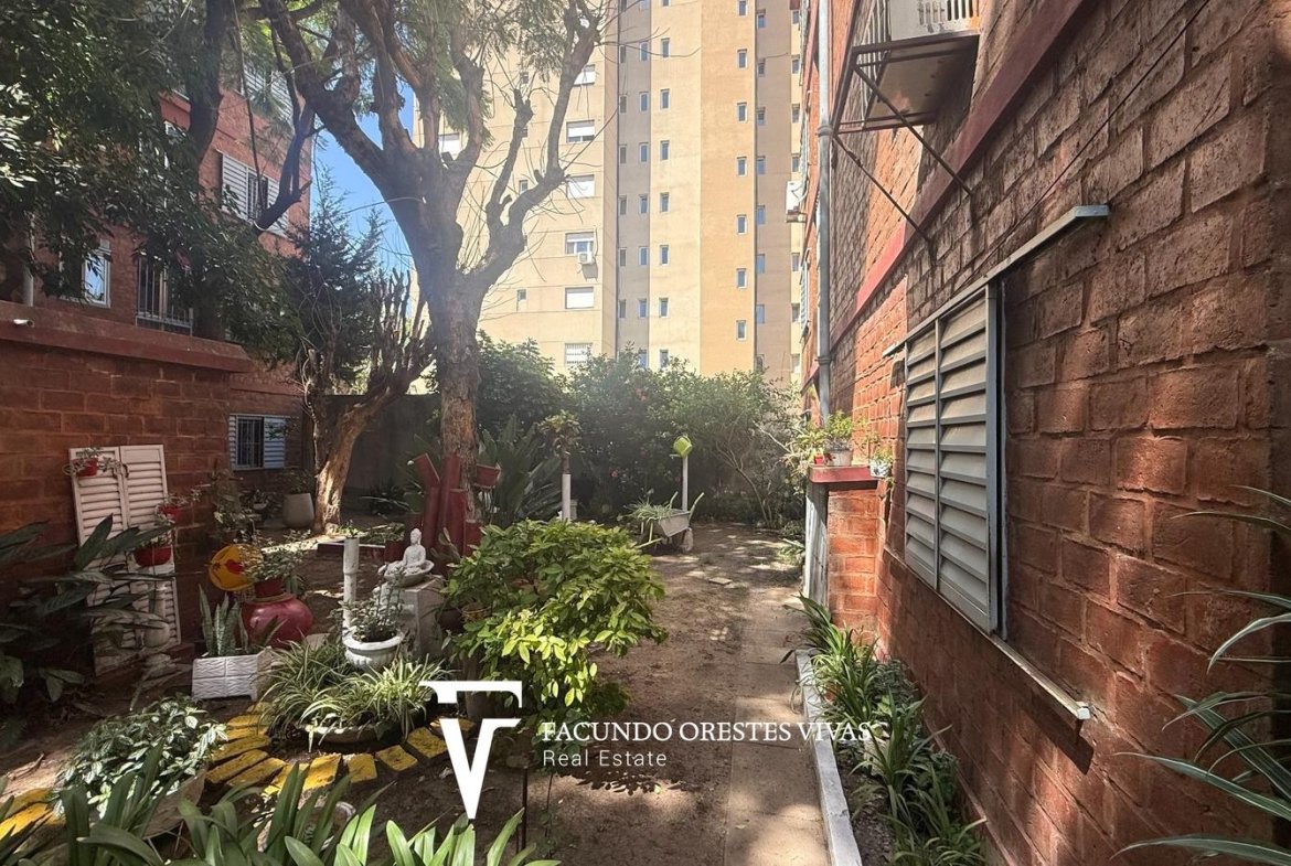 VENTA-DEPARTAMENTO-CINCO AMBIENTES-LAVADERO-PORTERIA-COCHERA-CASEROS