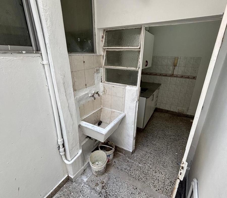 VENTA-LINIERS-DOS AMBIENTES-PLANTA BAJA-PATIO-LAVADERO