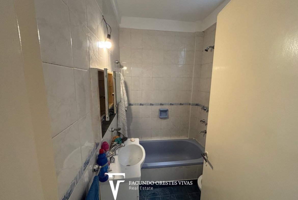 VENTA-LINIERS-DOS AMBIENTES-PLANTA BAJA-PATIO-LAVADERO