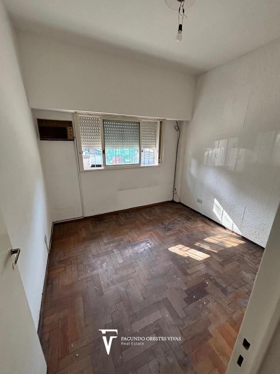 VENTA-LINIERS-DOS AMBIENTES-PLANTA BAJA-PATIO-LAVADERO