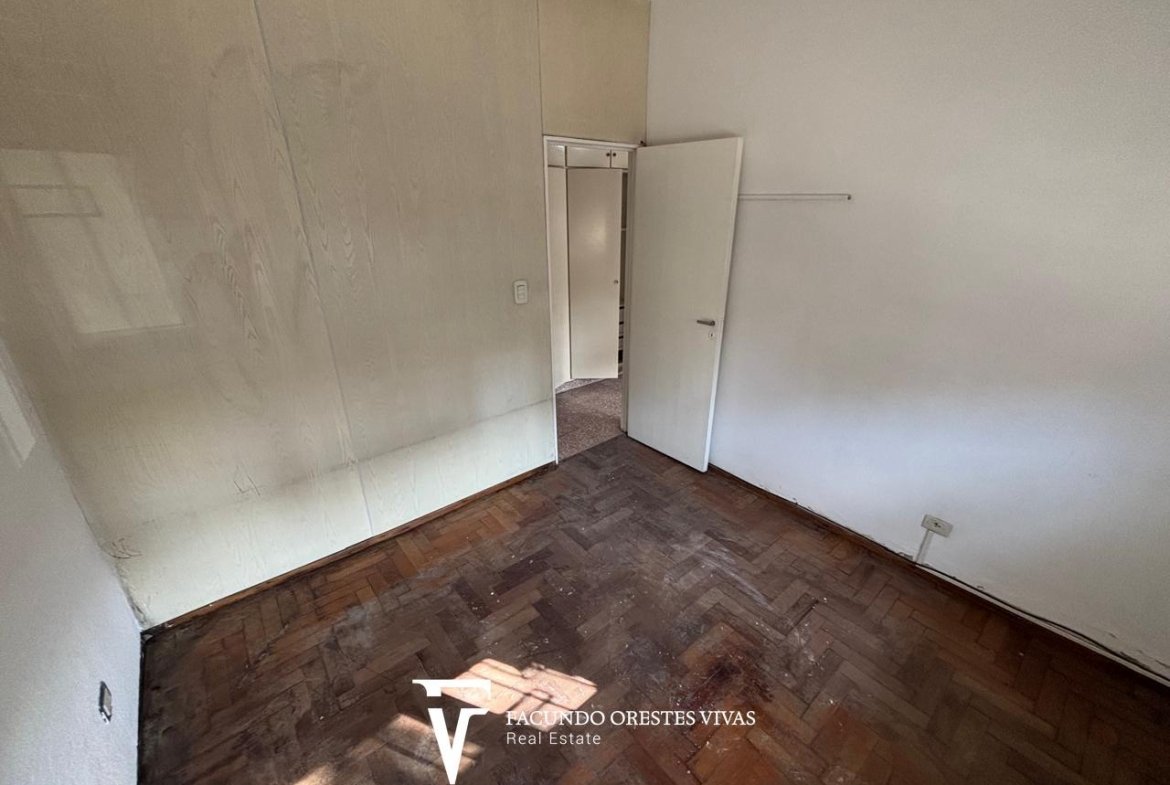 VENTA-LINIERS-DOS AMBIENTES-PLANTA BAJA-PATIO-LAVADERO