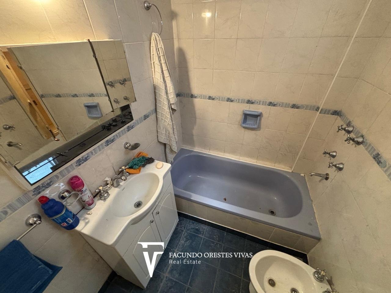 VENTA-LINIERS-DOS AMBIENTES-PLANTA BAJA-PATIO-LAVADERO