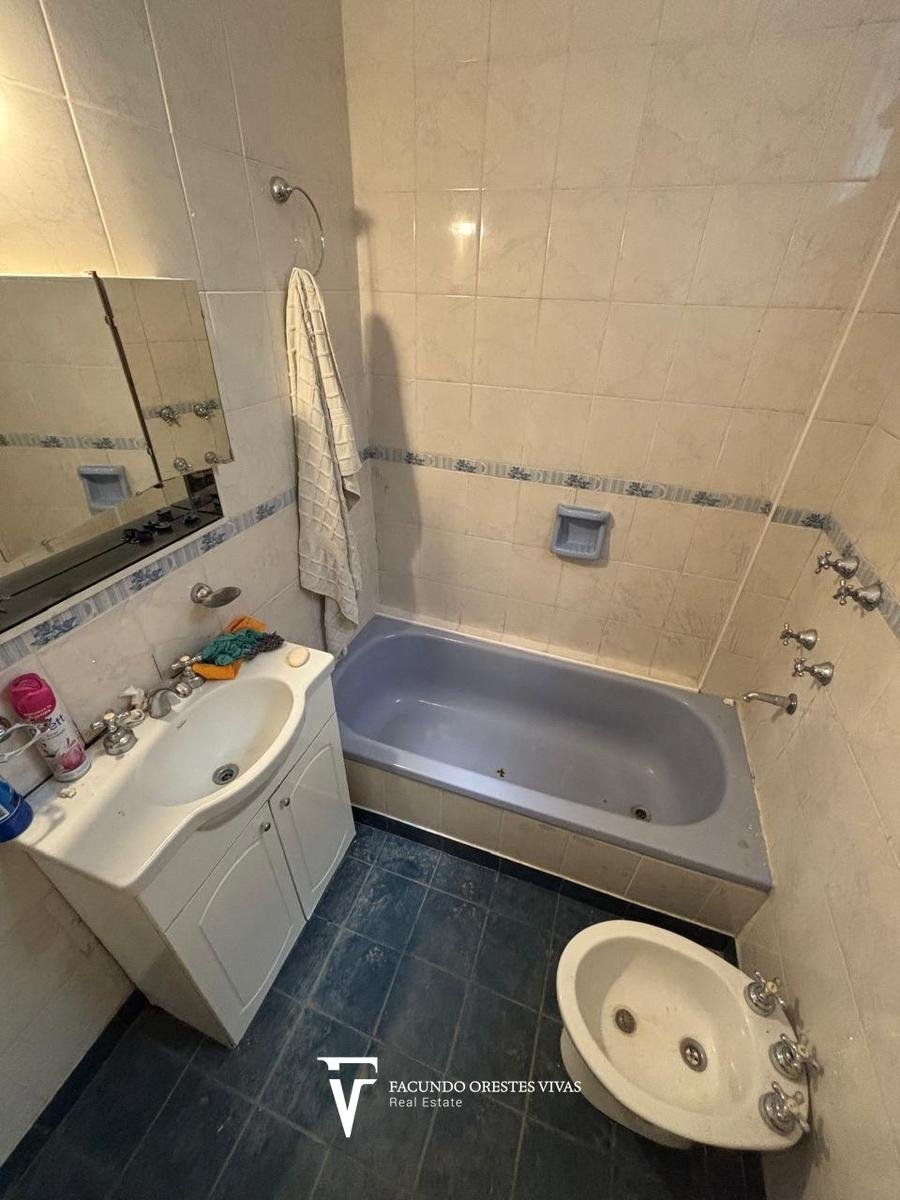 VENTA-LINIERS-DOS AMBIENTES-PLANTA BAJA-PATIO-LAVADERO