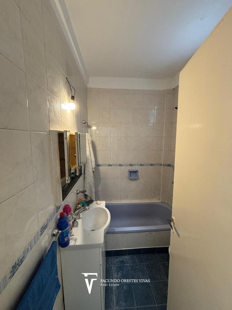 VENTA-LINIERS-DOS AMBIENTES-PLANTA BAJA-PATIO-LAVADERO