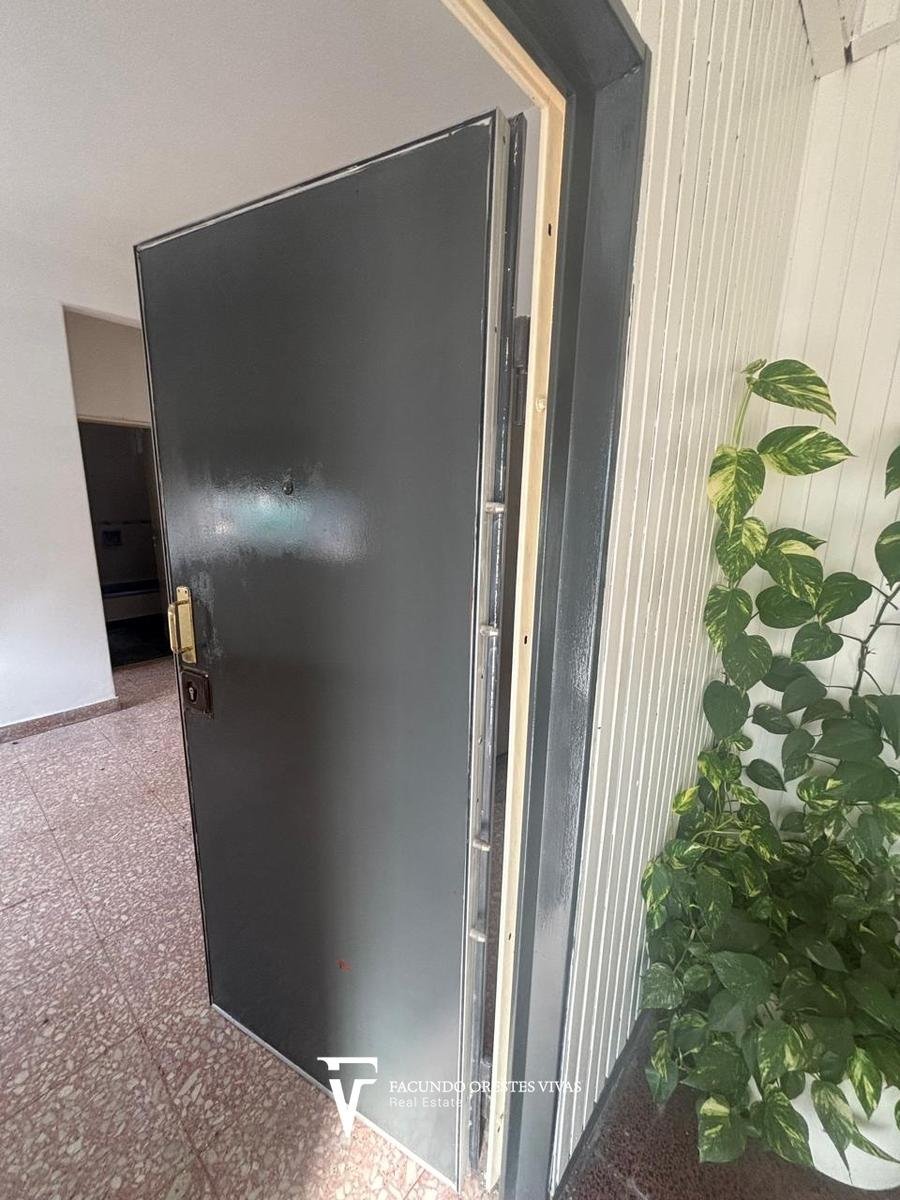 VENTA-LINIERS-DOS AMBIENTES-PLANTA BAJA-PATIO-LAVADERO