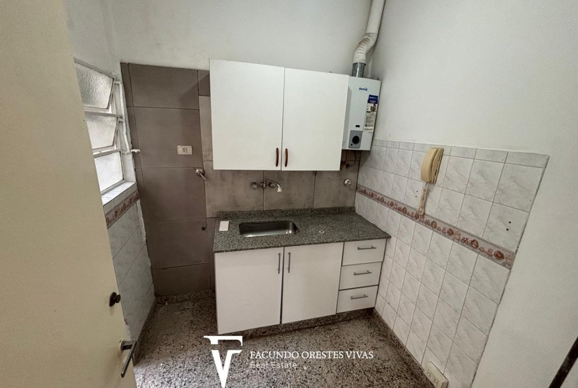 VENTA-LINIERS-DOS AMBIENTES-PLANTA BAJA-PATIO-LAVADERO