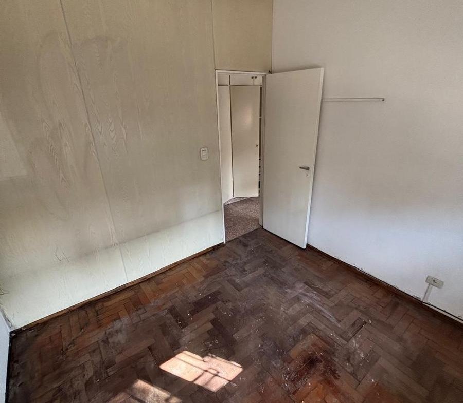 VENTA-LINIERS-DOS AMBIENTES-PLANTA BAJA-PATIO-LAVADERO
