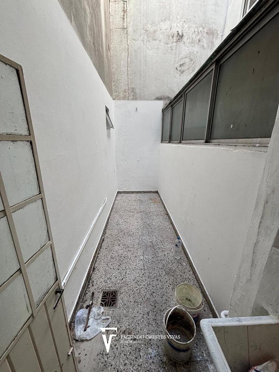 VENTA-LINIERS-DOS AMBIENTES-PLANTA BAJA-PATIO-LAVADERO