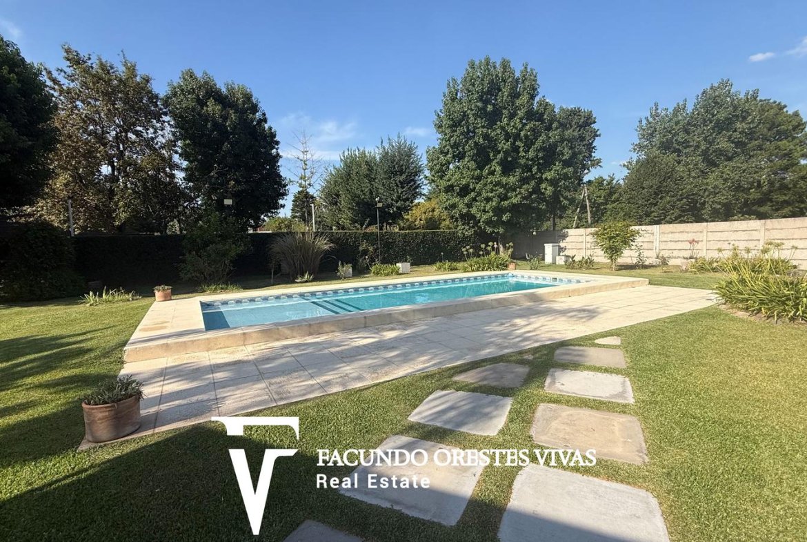VENTA – CASA QUINTA – PISCINA – GARAGE – FRANCISCO ÁLVAREZ