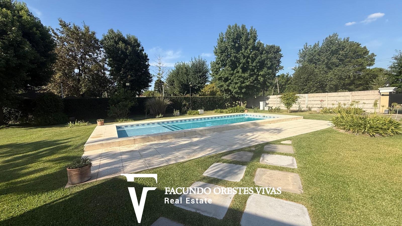 VENTA – CASA QUINTA – PISCINA – GARAGE – FRANCISCO ÁLVAREZ