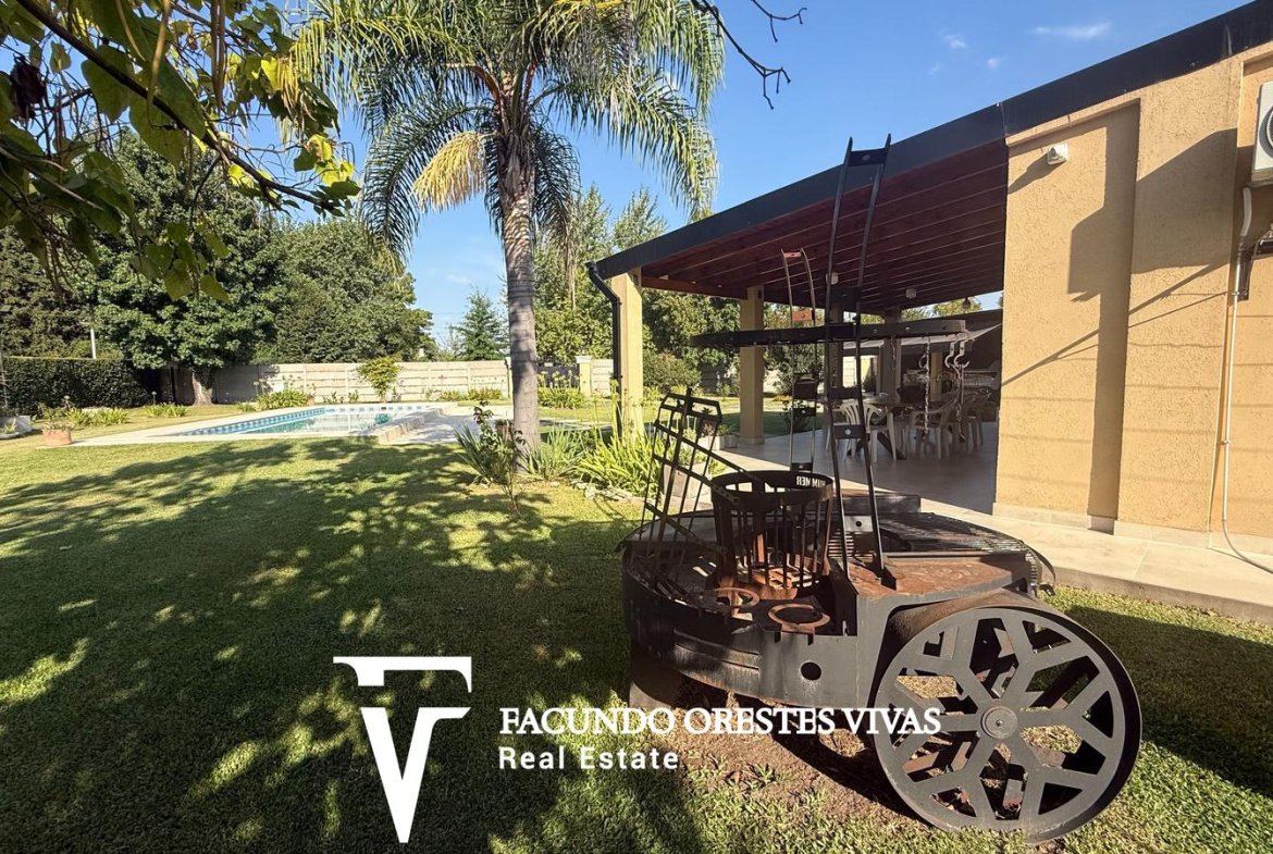 VENTA – CASA QUINTA – PISCINA – GARAGE – FRANCISCO ÁLVAREZ