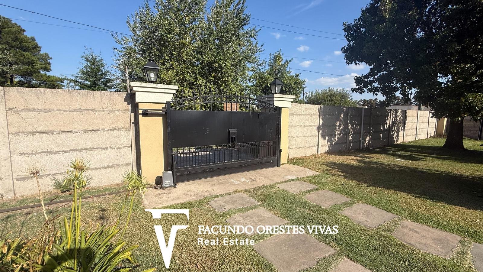 VENTA – CASA QUINTA – PISCINA – GARAGE – FRANCISCO ÁLVAREZ