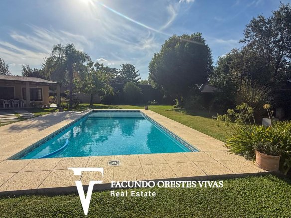 VENTA – CASA QUINTA – PISCINA – GARAGE – FRANCISCO ÁLVAREZ