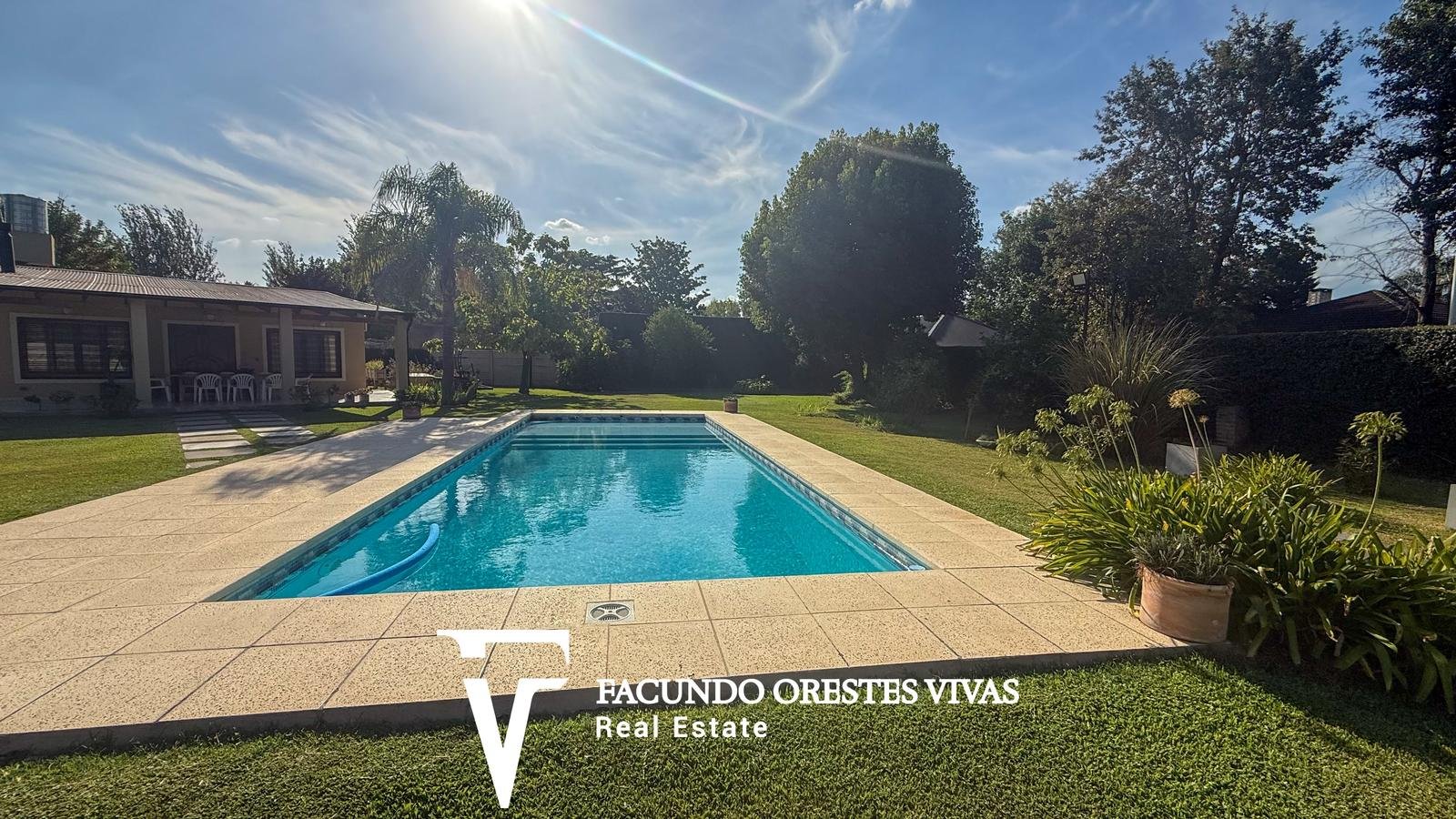 VENTA – CASA QUINTA – PISCINA – GARAGE – FRANCISCO ÁLVAREZ