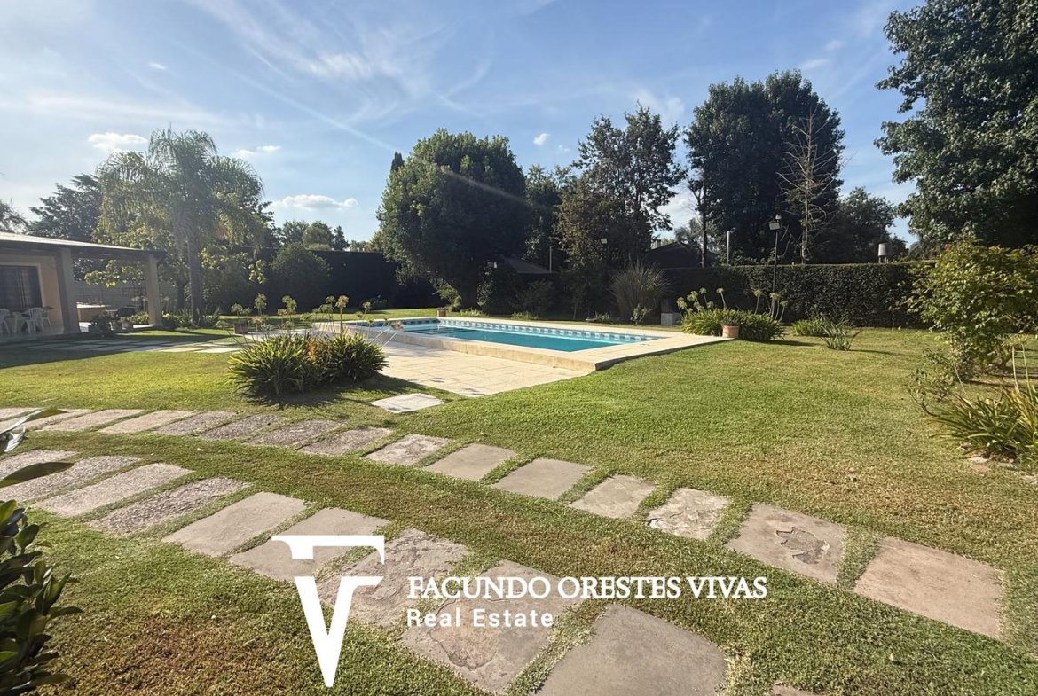 VENTA – CASA QUINTA – PISCINA – GARAGE – FRANCISCO ÁLVAREZ