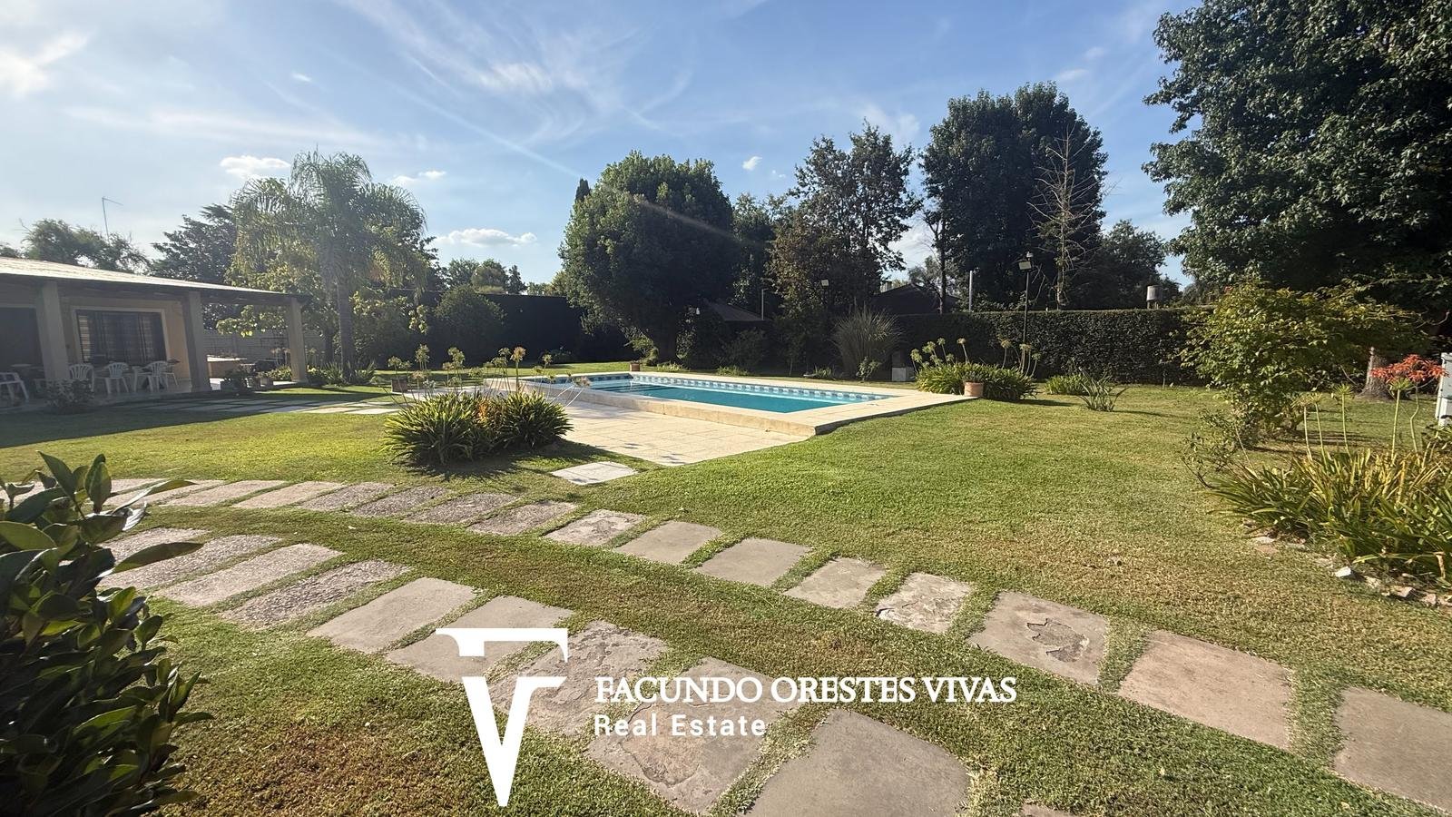 VENTA – CASA QUINTA – PISCINA – GARAGE – FRANCISCO ÁLVAREZ