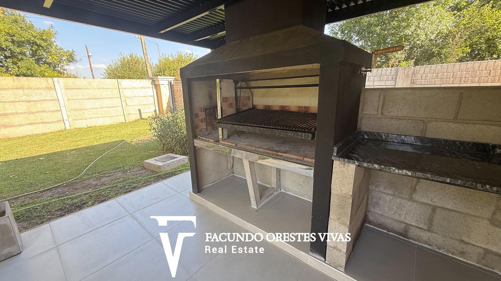 VENTA – CASA QUINTA – PISCINA – GARAGE – FRANCISCO ÁLVAREZ