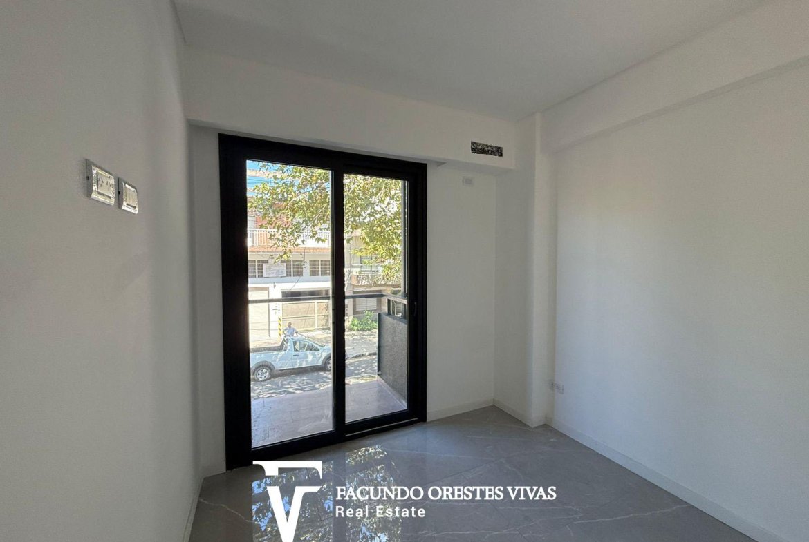VENTA – DEPARTAMENTO – CUATRO AMBIENTES – CON PATIO – MATADEROS