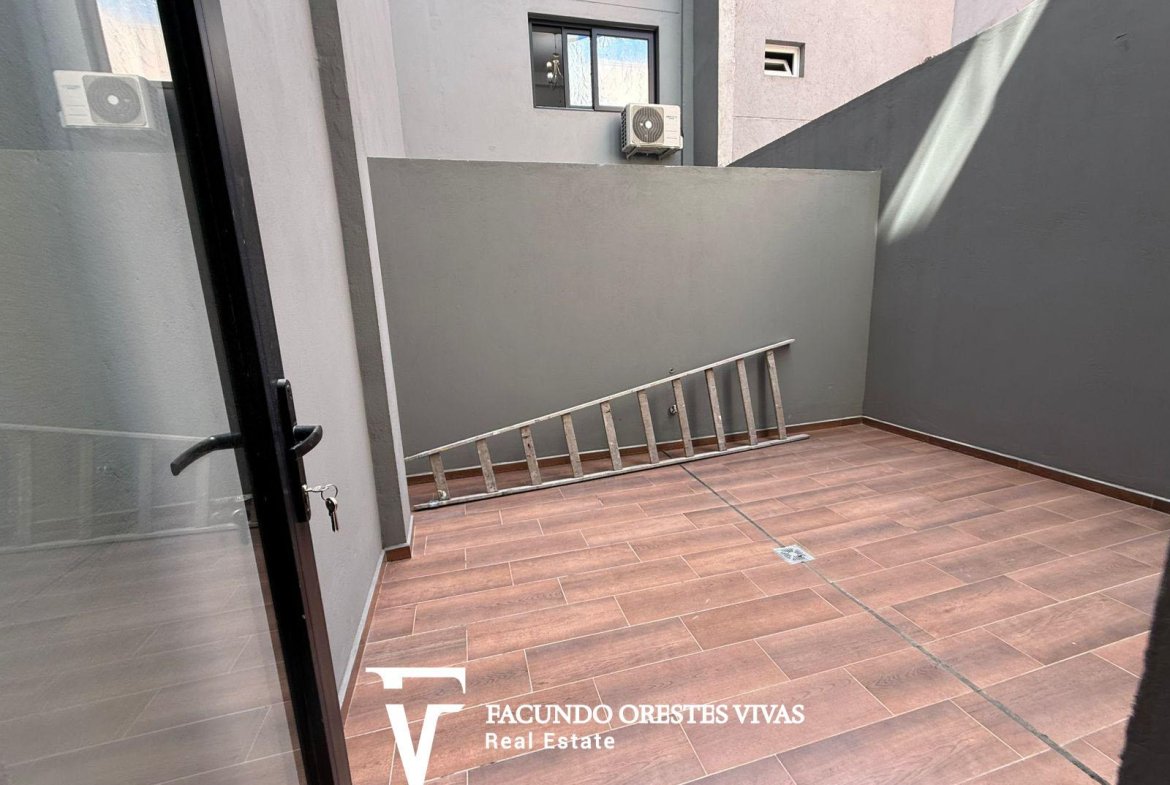 VENTA – DEPARTAMENTO – CUATRO AMBIENTES – CON PATIO – MATADEROS