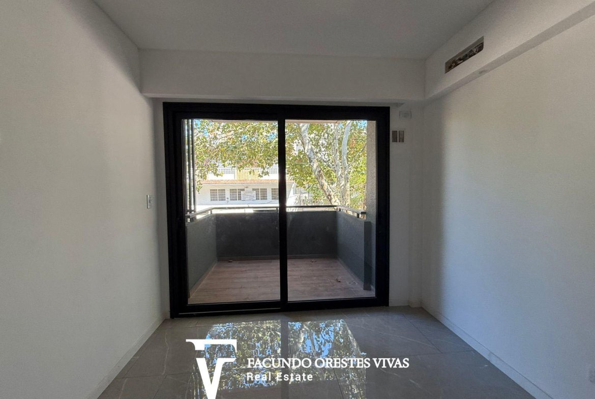 VENTA – DEPARTAMENTO – CUATRO AMBIENTES – CON PATIO – MATADEROS