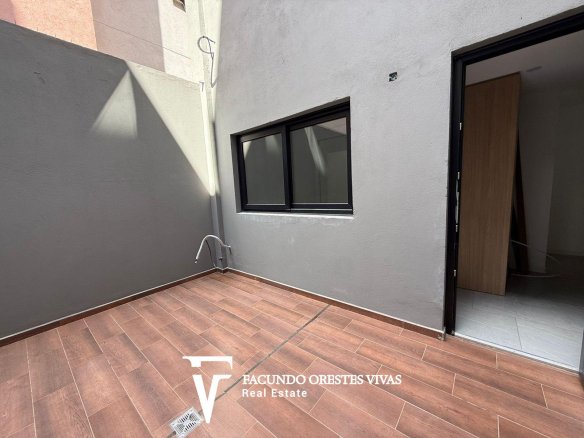 VENTA – DEPARTAMENTO – CUATRO AMBIENTES – CON PATIO – MATADEROS