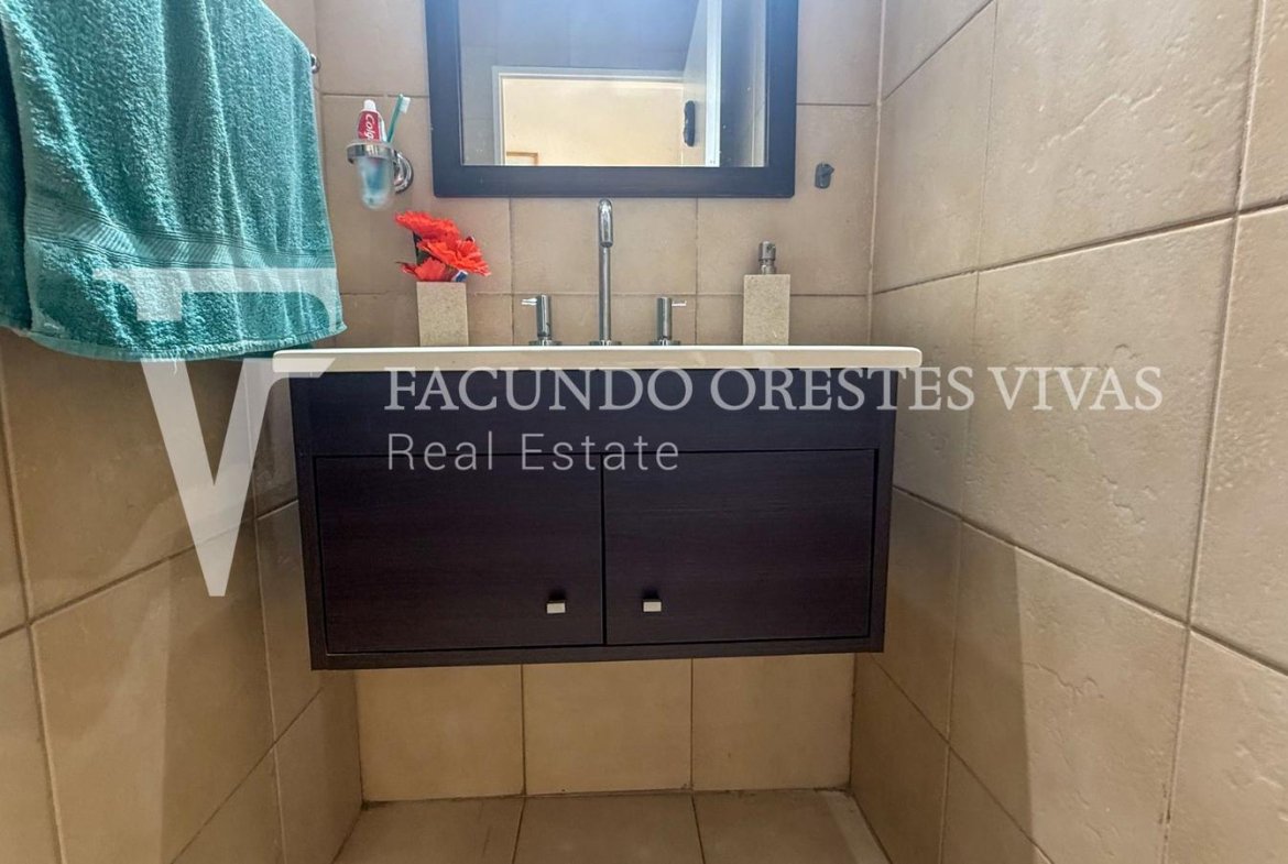 VENTA-DEPARTAMENTO-TRES AMBIENTES-BALCON-FLORES