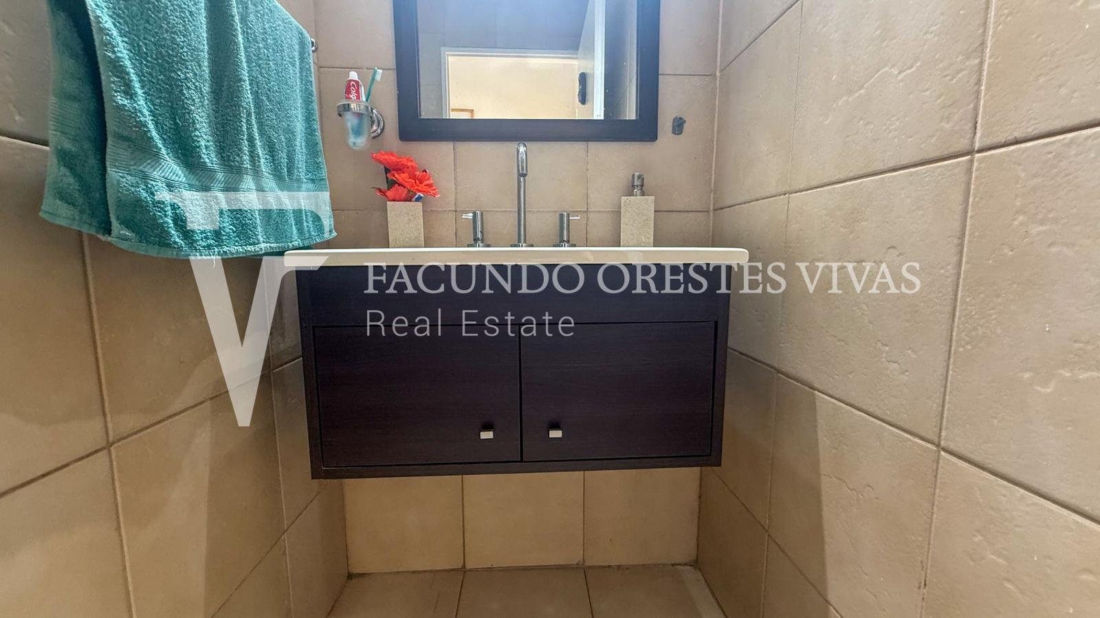 VENTA-DEPARTAMENTO-TRES AMBIENTES-BALCON-FLORES