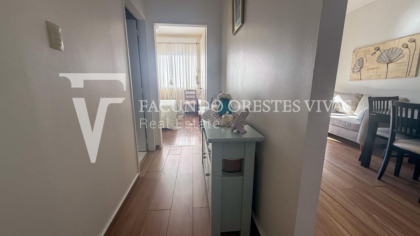 VENTA-DEPARTAMENTO-TRES AMBIENTES-BALCON-FLORES
