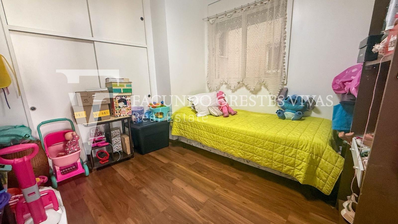 VENTA-DEPARTAMENTO-TRES AMBIENTES-BALCON-FLORES