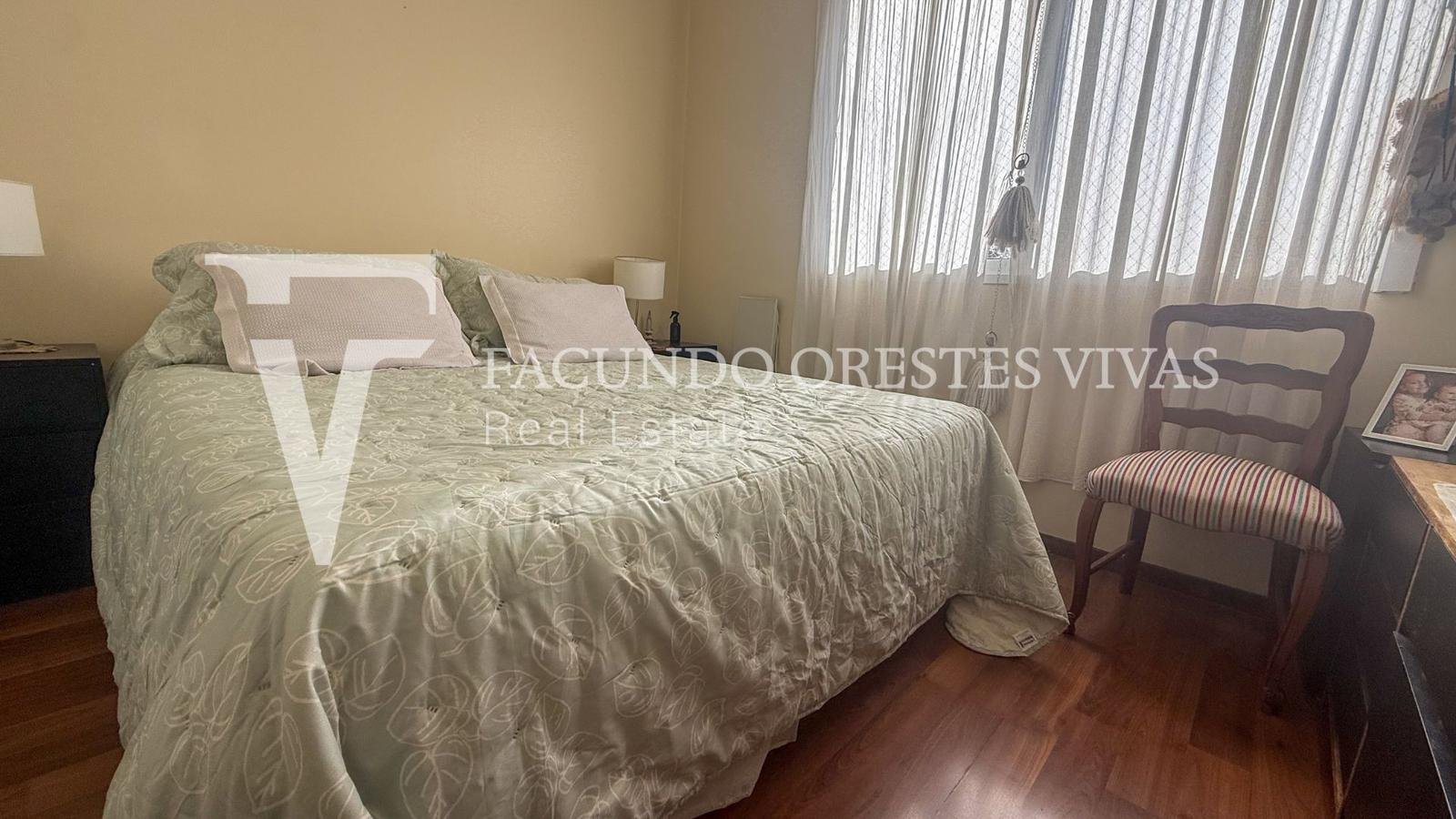 VENTA-DEPARTAMENTO-TRES AMBIENTES-BALCON-FLORES