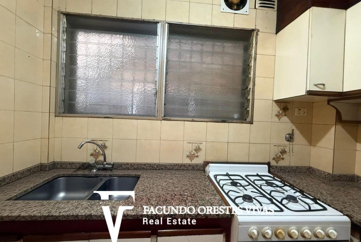 CASA-MULTIFAMILIAR-COCHERA-PARRILA-PATIO-BARRIO NAÓN-MATADEROS