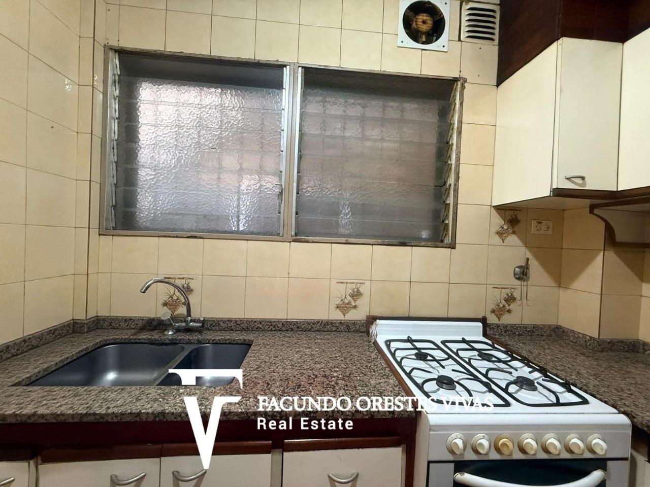 CASA-MULTIFAMILIAR-COCHERA-PARRILA-PATIO-BARRIO NAÓN-MATADEROS