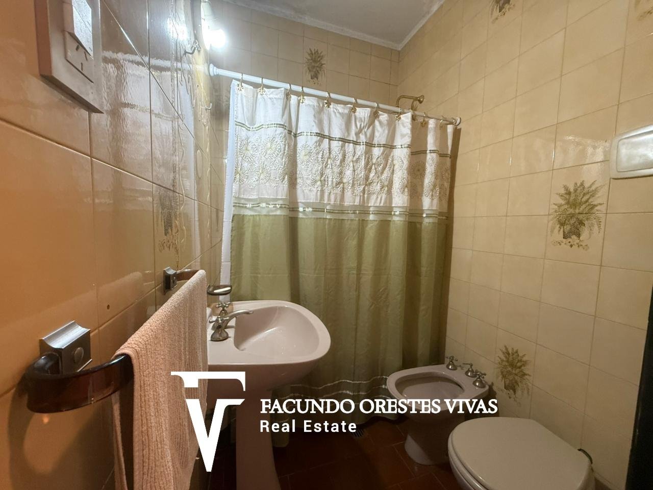 CASA-MULTIFAMILIAR-COCHERA-PARRILA-PATIO-BARRIO NAÓN-MATADEROS