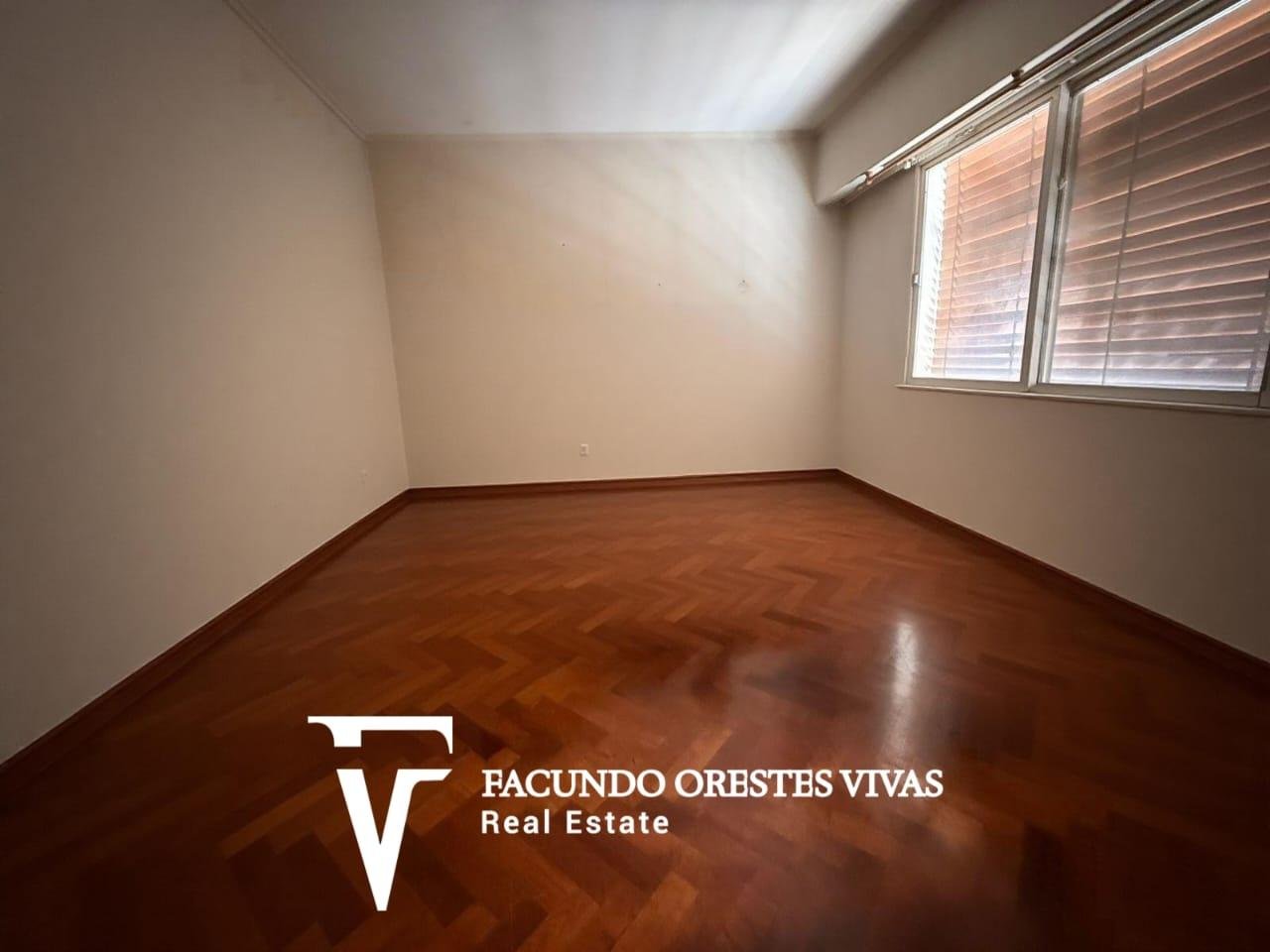 CASA-MULTIFAMILIAR-COCHERA-PARRILA-PATIO-BARRIO NAÓN-MATADEROS