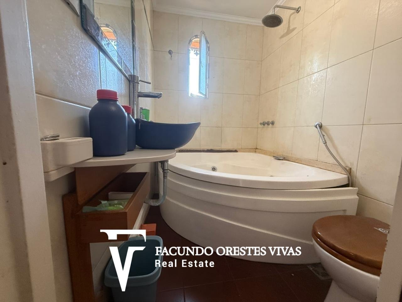 CASA-MULTIFAMILIAR-COCHERA-PARRILA-PATIO-BARRIO NAÓN-MATADEROS
