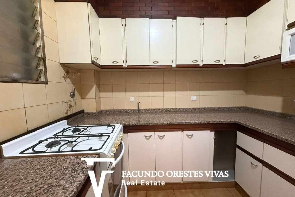 CASA-MULTIFAMILIAR-COCHERA-PARRILA-PATIO-BARRIO NAÓN-MATADEROS