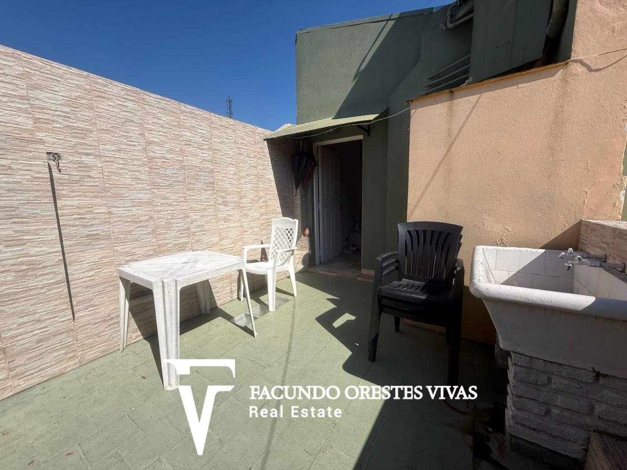 CASA-MULTIFAMILIAR-COCHERA-PARRILA-PATIO-BARRIO NAÓN-MATADEROS
