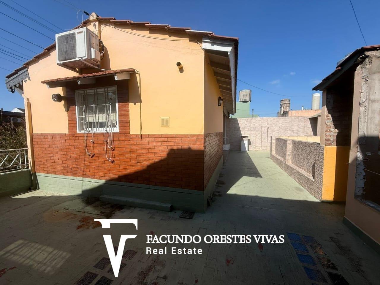 CASA-MULTIFAMILIAR-COCHERA-PARRILA-PATIO-BARRIO NAÓN-MATADEROS