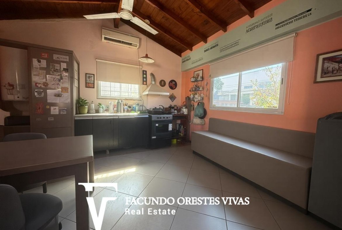 CASA-MULTIFAMILIAR-COCHERA-PARRILA-PATIO-BARRIO NAÓN-MATADEROS