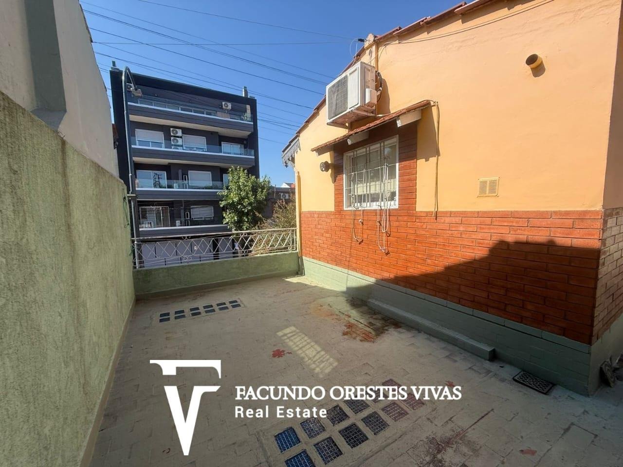 CASA-MULTIFAMILIAR-COCHERA-PARRILA-PATIO-BARRIO NAÓN-MATADEROS