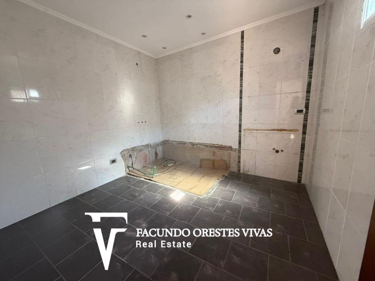 CASA-MULTIFAMILIAR-COCHERA-PARRILA-PATIO-BARRIO NAÓN-MATADEROS